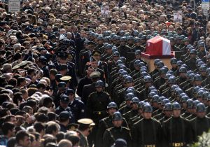 Azerbaycan'dan Denktaş'a vefa